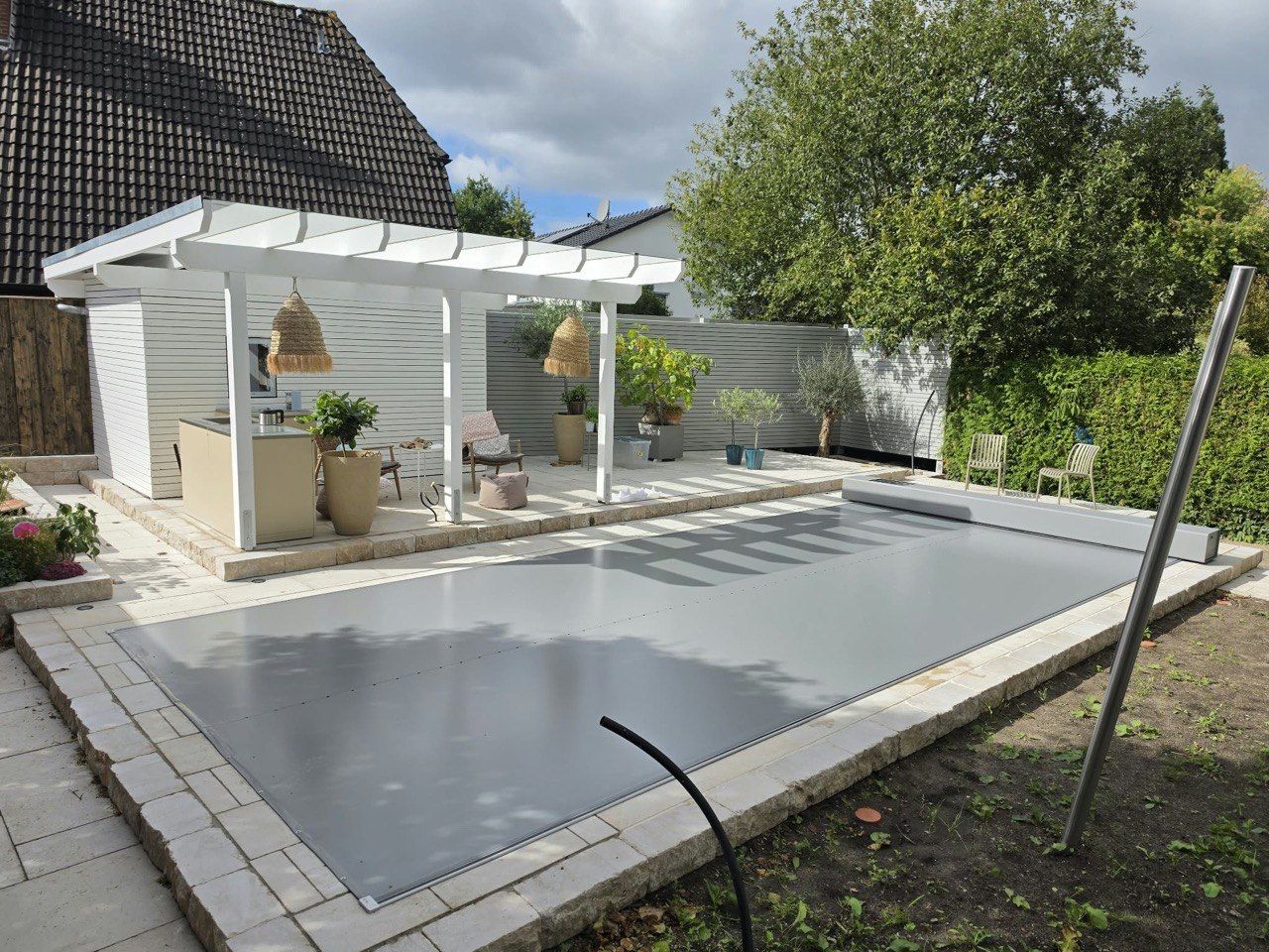 Coverseal-Abdeckung auf überdachter Terrasse